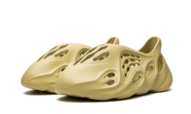 Adidas Yeezy Foam RNNR Sulfur